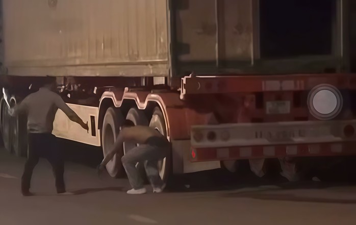 Làm rõ đối tượng dùng hung khí tấn công nhau xảy ra ở cửa khẩu quốc tế Cha Lo gây xôn xao dư luận -0