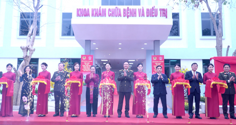 Thứ trưởng Phạm Thế Tùng dự Lễ khánh thành công trình tòa nhà khám, chữa bệnh Trung tâm Y tế Tương Dương -0