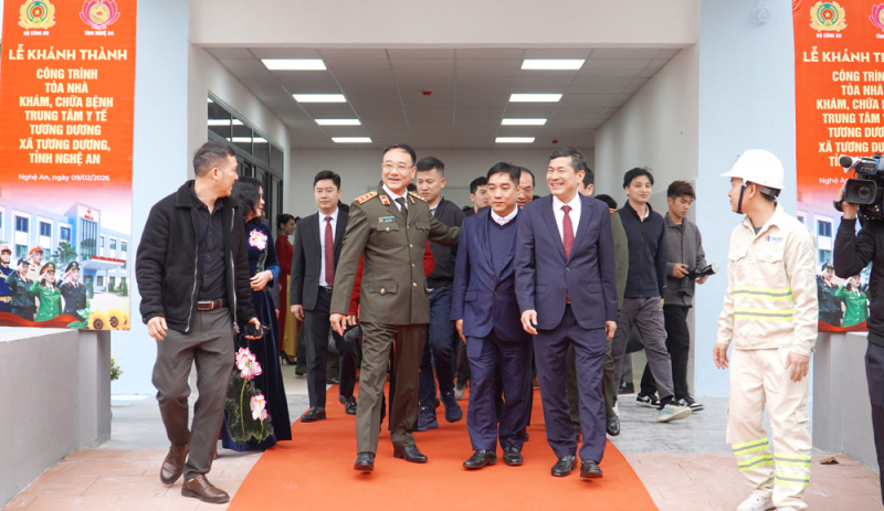 Thứ trưởng Phạm Thế Tùng dự Lễ khánh thành công trình tòa nhà khám, chữa bệnh Trung tâm Y tế Tương Dương -0