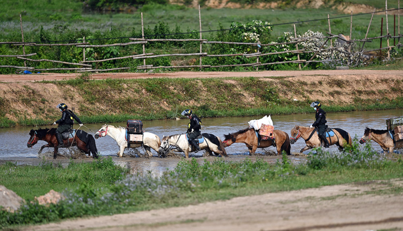 Kể chuyện Cảnh sát cơ động kỵ binh -0