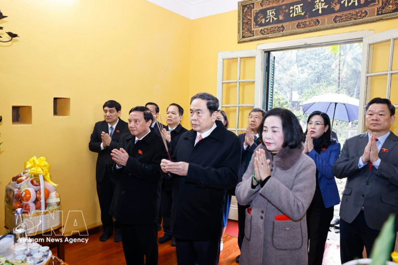 NA Chairman pays tribute to President Ho Chi Minh at House 67 ahead of Tet -0