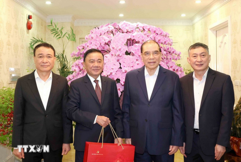 Thường trực Ban Bí thư Trần Cẩm Tú tri ân các nguyên lãnh đạo Đảng, Nhà nước -0