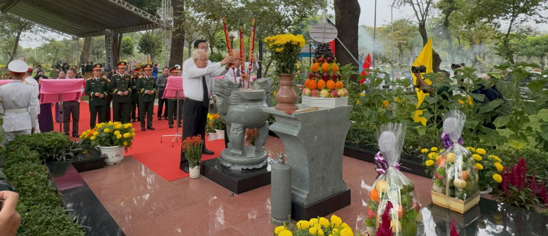 Trao Bằng “Tổ quốc ghi công” cho 49 Anh hùng liệt sĩ biệt động đã hy sinh trong cuộc tổng tiến công Xuân Mậu Thân 1968 -0