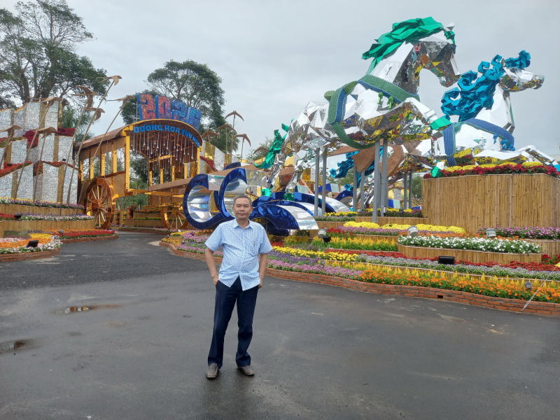          Đại cảnh linh vật “Xích mã Thăng Long” ở phố biển Tuy Hòa sống động, hoành tráng -0