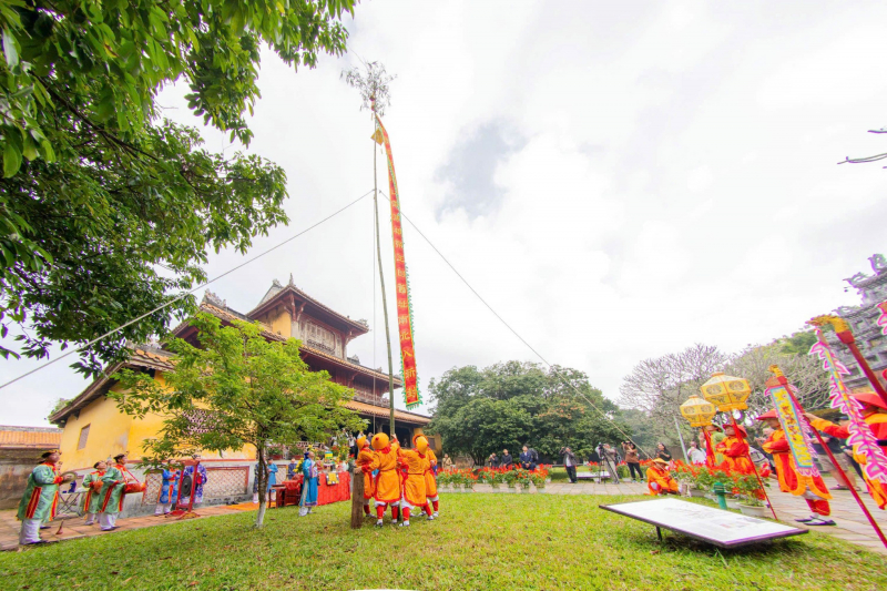 Tái hiện lễ dựng nêu đón Tết trong Hoàng cung triều Nguyễn -0