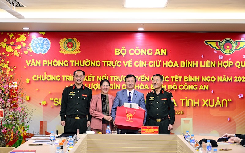 Kết nối hơi ấm quê hương tới những “Sứ giả hòa bình” đang làm nhiệm vụ tại các phái bộ -1