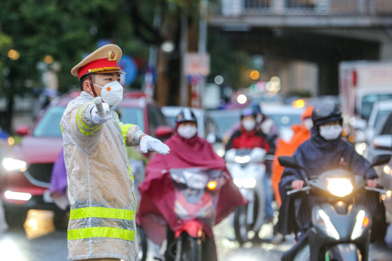 Hà Nội sáng có mưa nhỏ, vùng núi Bắc Bộ rét đậm -0