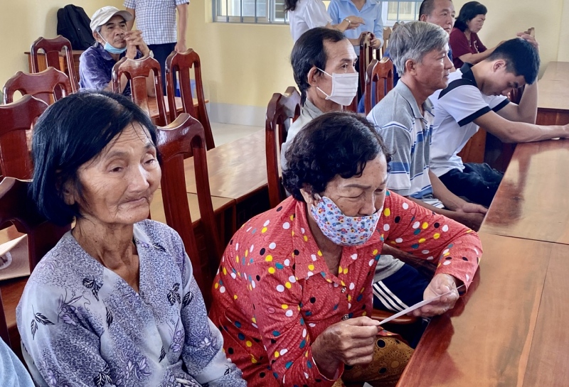 Thượng tướng Lê Tấn Tới trao 1.000 phần quà Tết cho bà con10 xã ở  tỉnh Tây Ninh -0