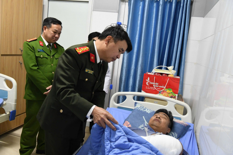 Biểu dương tinh thần dũng cảm của Tổ trưởng bảo vệ ANTT -0