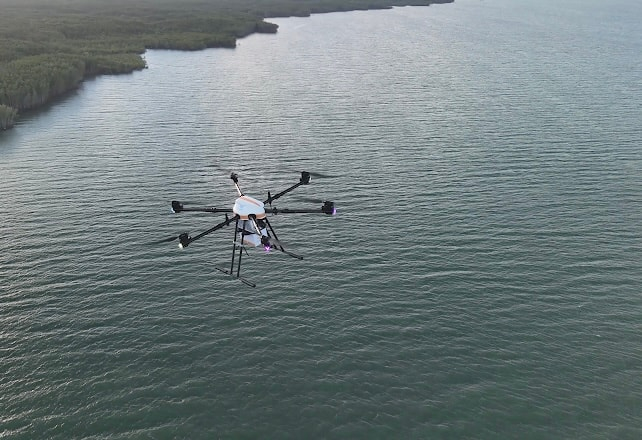 Lần đầu tiên triển khai UAV giao hàng xuyên biển ở Việt Nam -0