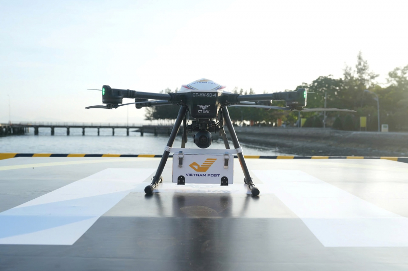 Lần đầu tiên triển khai UAV giao hàng xuyên biển ở Việt Nam -0