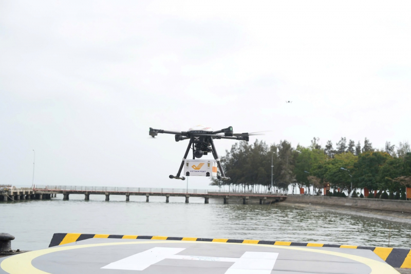 Lần đầu tiên triển khai UAV giao hàng xuyên biển ở Việt Nam -0
