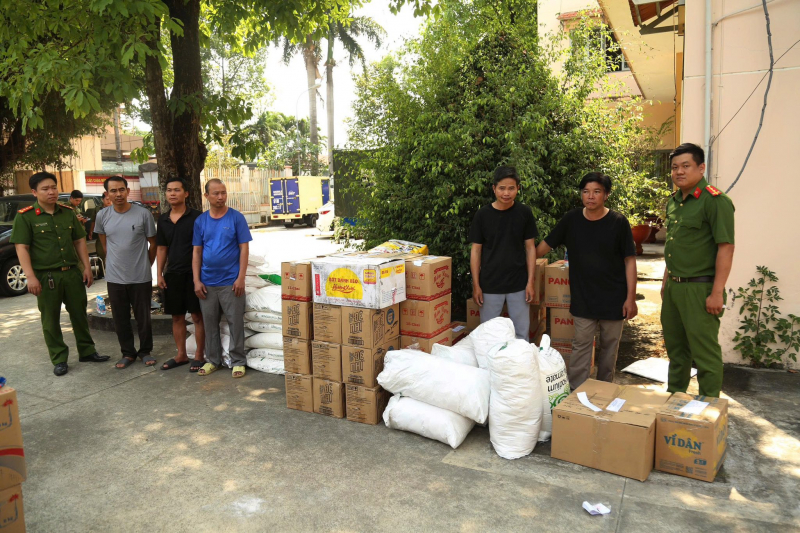 Triệt xóa đường dây sản xuất, buôn bán hàng giả là nước mắm, bột nêm, bột ngọt… số lượng lớn -1