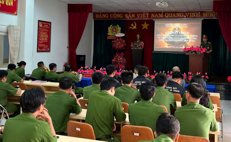 Gia đình nạn nhân vụ cháy và cuộc gặp gỡ đầy xúc động với các chiến sĩ PCCC&CNCH -1