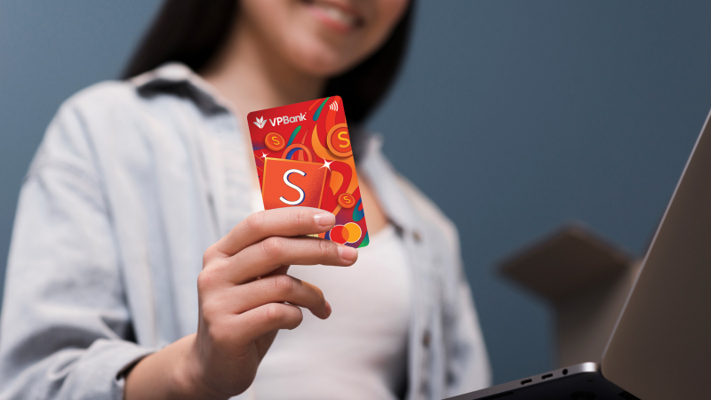 Hoàn xu đến 12% - thẻ VPBank S Rewards Mastercard đang được 