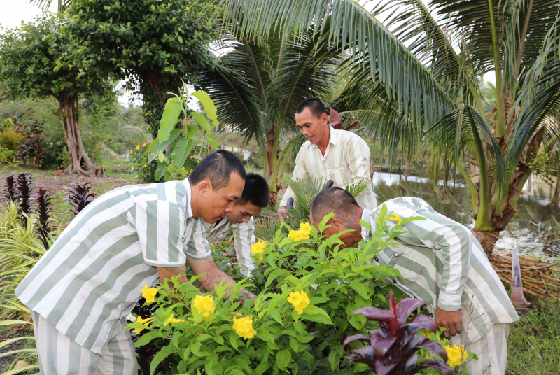 Tình người ở trại giam nơi địa đầu cực Nam Tổ quốc -0