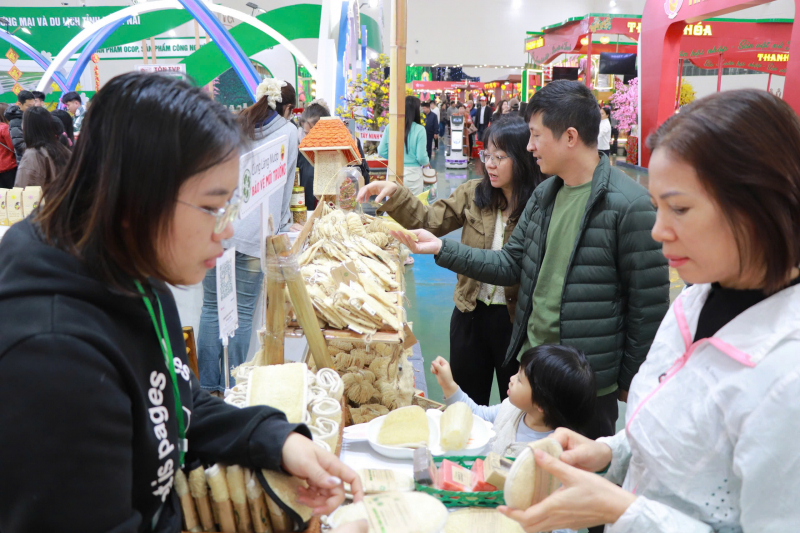 Hội chợ Mùa Xuân 2026: Tạo ra một không gian lễ hội Tết và xuân rộn ràng -0