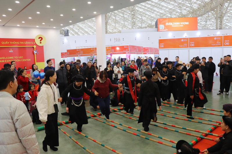 Hội chợ Mùa Xuân 2026: Tạo ra một không gian lễ hội Tết và xuân rộn ràng -0