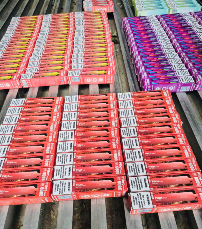 Khởi tố vụ buôn lậu hơn 65.000 thiết bị thuốc lá điện tử -0