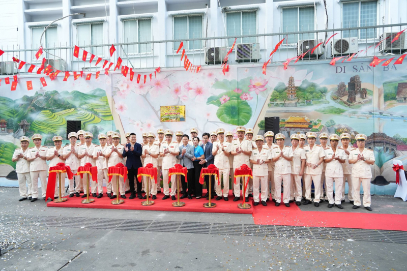 Công an TP Hồ Chí Minh khánh thành công trình bích họa “Việt Nam tươi đẹp” thứ 21  -1