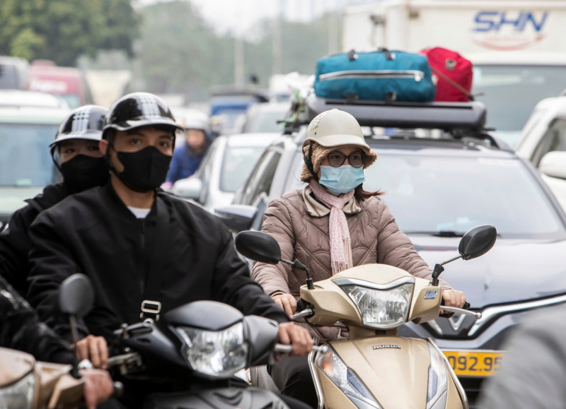 “Căng mình” giữ mạch giao thông Thủ đô chiều cuối năm -2