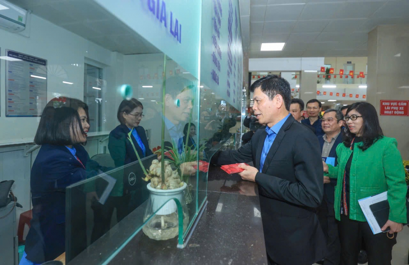 Ngày làm việc cuối trước kỳ nghỉ Tết Nguyên đán:  Nhiều bến chưa dùng hết lượng xe xin tăng cường -0