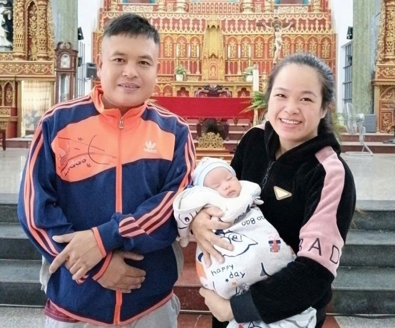 Mùa xuân đầu tiên của những cặp vợ chồng hiếm muộn -0