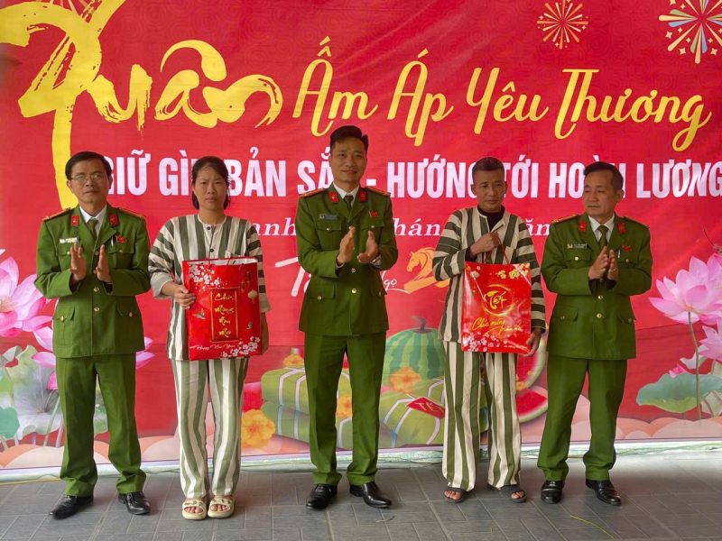 Tết đoàn viên ở Trại tạm giam Công an tỉnh Thanh Hóa -0