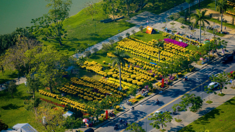 Rực rỡ sắc màu hoa Tết ở Cố đô Huế -0