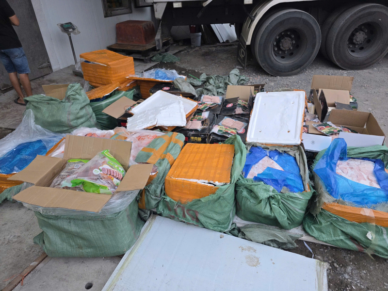 TP Hồ Chí Minh: Thu giữ hơn 28,8 tấn thực phẩm đông lạnh 