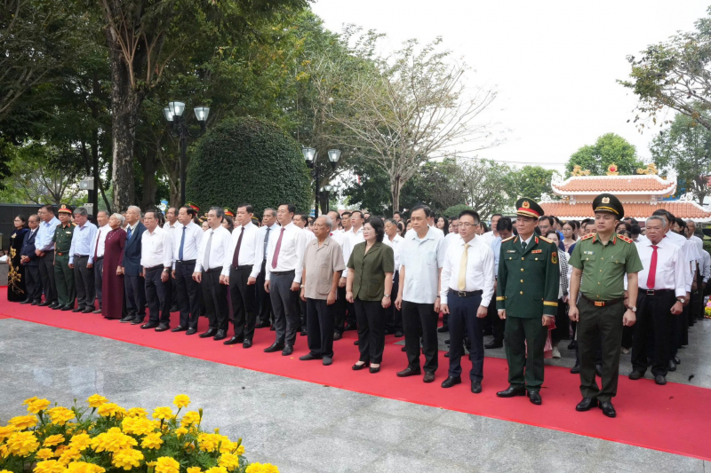 Trang trọng lễ Giỗ Anh hùng, Liệt sĩ Võ Thị Sáu -0