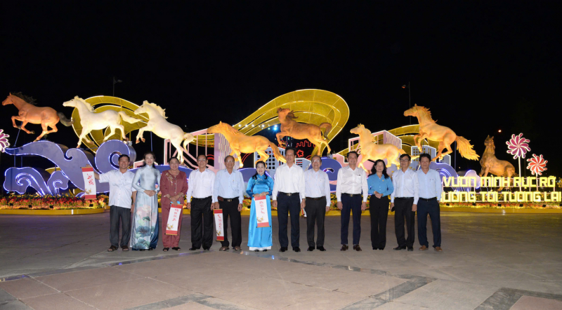 Đồng Tháp: Khai mạc Đường hoa xuân tại phường Đạo Thạnh và phường Cao Lãnh -0