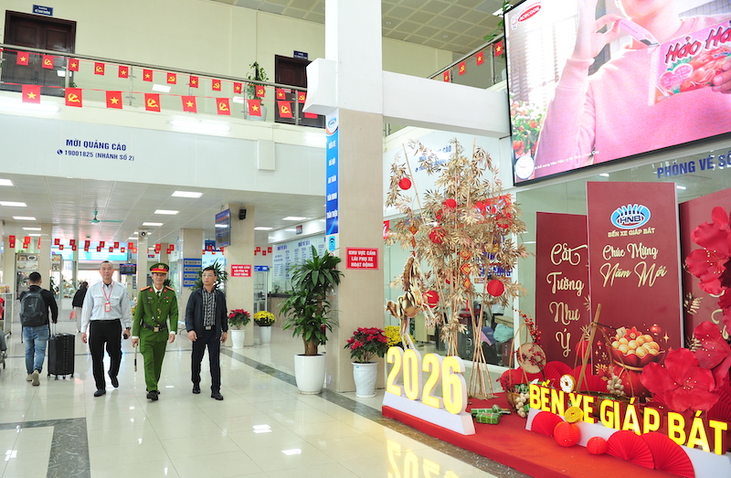 Công an Hà Nội tăng cường đảm bảo an ninh trật tự tại bến xe dịp Tết Nguyên đán Bính Ngọ -1
