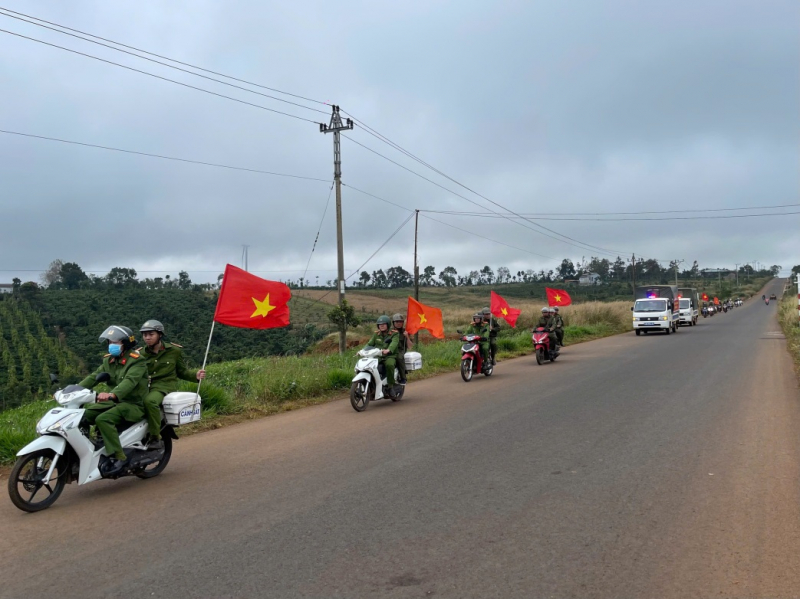 Công an xã Đắk Song nỗ lực vì Tết bình yên   -0