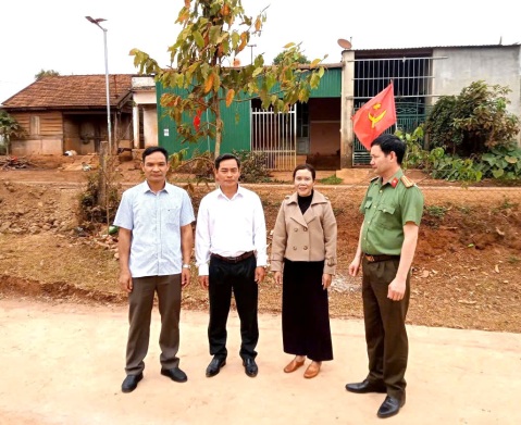 Công an xã Đắk Song nỗ lực vì Tết bình yên   -1