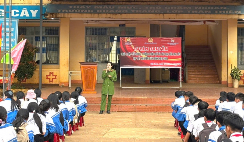 Công an xã Đắk Song nỗ lực vì Tết bình yên   -0