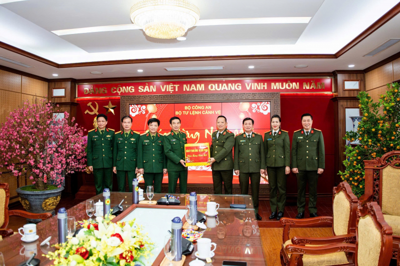 Tiếp thêm khí thế cho lực lượng Cảnh vệ dịp Tết Bính Ngọ -0