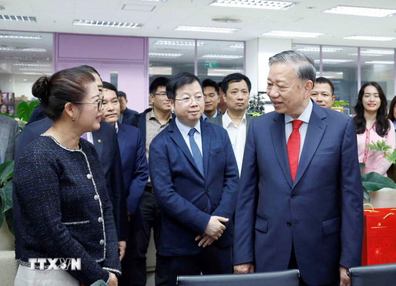 Tổng Bí thư Tô Lâm thăm, chúc Tết cán bộ, phóng viên VTV và VOV -0