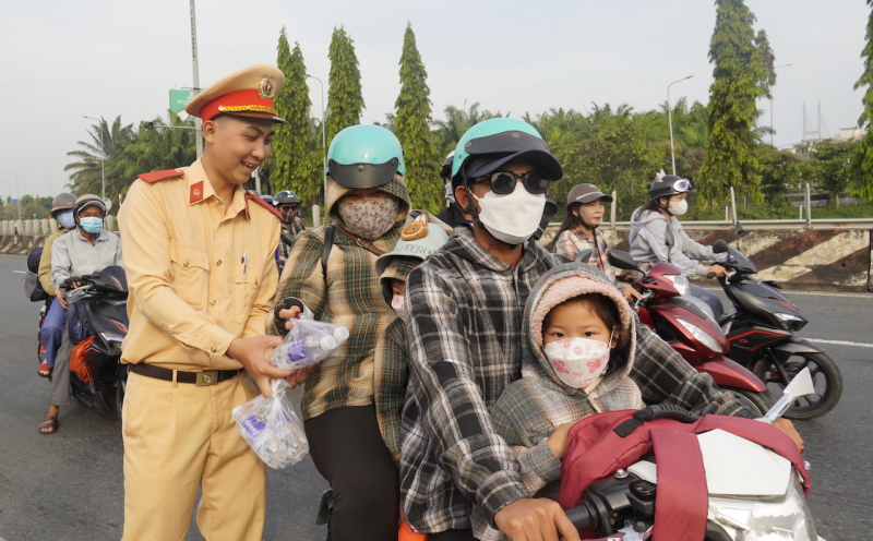 Đường về miền Tây thông thoáng, nghĩa tình quê hương -0