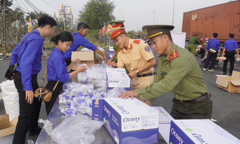 Đường về miền Tây thông thoáng, nghĩa tình quê hương -0