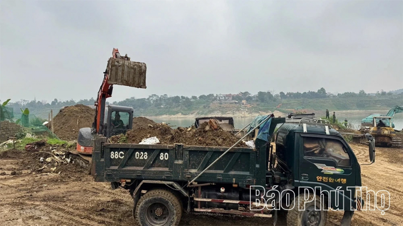 Thần tốc thi công cầu phao qua sông Lô -0