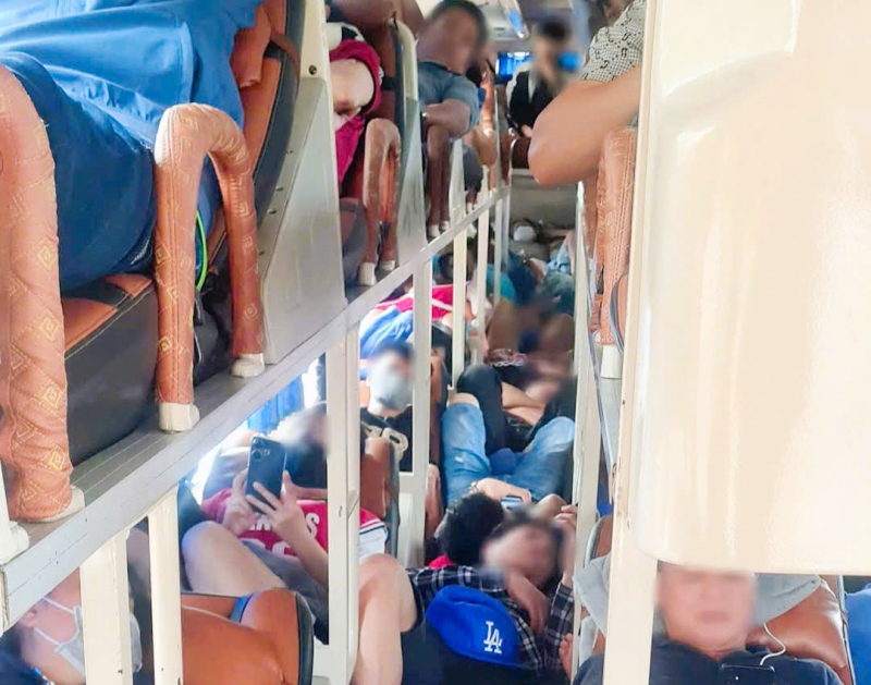 Xử phạt 67,5 triệu đồng xe khách 45 chỗ “nhồi nhét” 54 hành khách -0