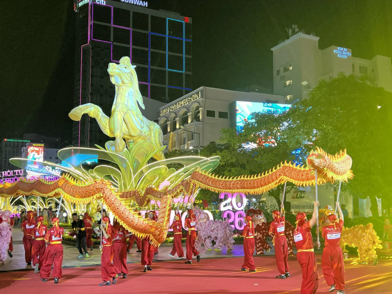 Khai mạc Đường hoa Nguyễn Huệ Tết Bính Ngọ 2026 -0