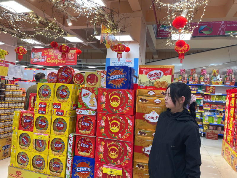 Ngày 28 Tết: Sức mua tăng, thị trường vẫn giữ giá ổn định -0