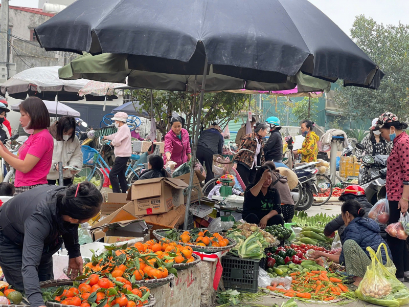 Ngày 28 Tết: Sức mua tăng, thị trường vẫn giữ giá ổn định -6