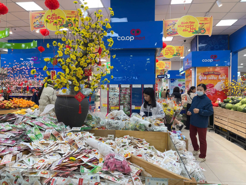 Ngày 28 Tết: Sức mua tăng, thị trường vẫn giữ giá ổn định -0