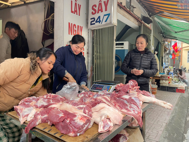 Ngày 28 Tết: Sức mua tăng, thị trường vẫn giữ giá ổn định -0