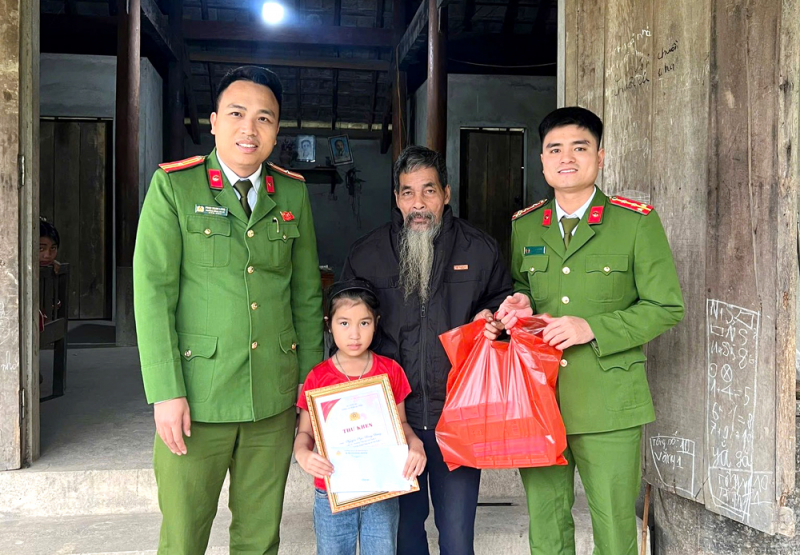 Tết bình yên nơi cửa ngõ biên giới Việt - Lào -0