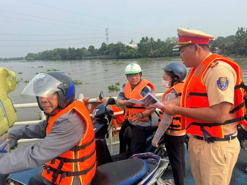 Công an TP Hồ Chí Minh âm thầm “thức cho dân ngủ, gác cho dân vui” -1