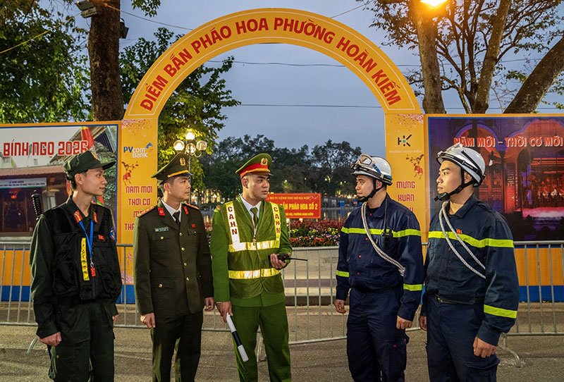 Công an Thủ đô đảm bảo an ninh, an toàn tuyệt đối đêm Giao thừa Tết Nguyên đán Bính Ngọ 2026 -0